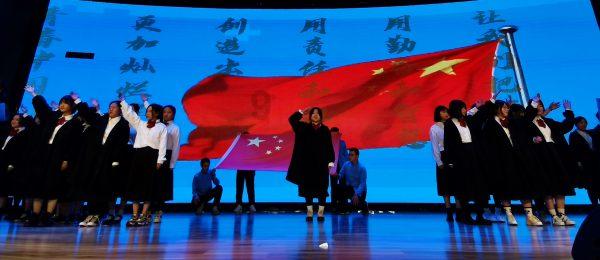 大爷收藏乾隆真迹,鉴定后17万将赝品卖出,转手拍出8736万天价